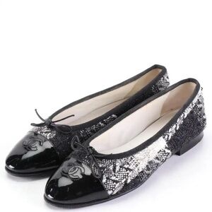 Vintage Chanel Tweed Ballet Flats